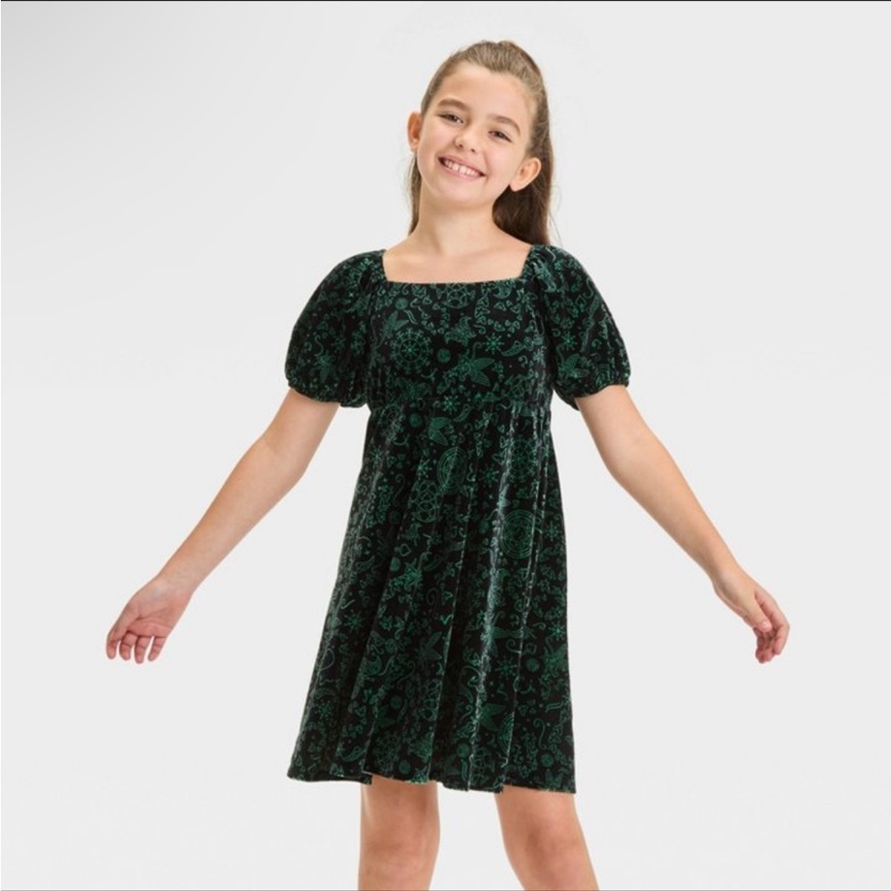 NWT Girls' Wicked Elphaba Dress - Dark Green size Small (6-7)